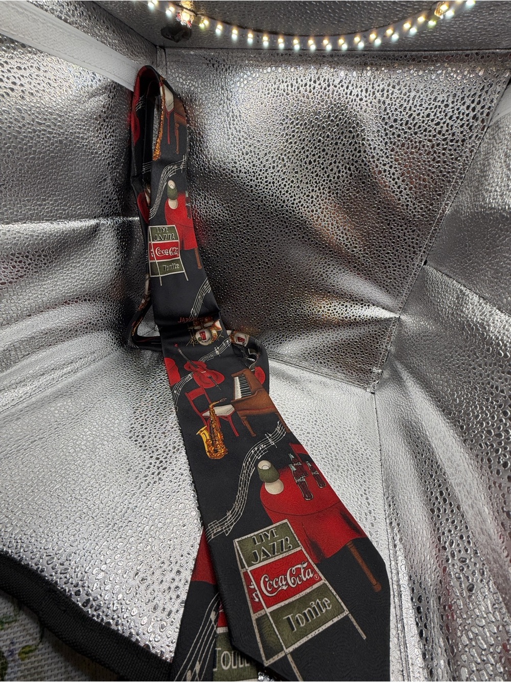 Preloved: Coca Cola Black Tie with Red & Cream Jazz Motif